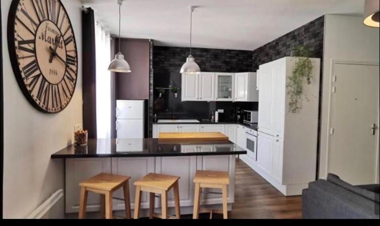 Charmant Appartement Hypercentre Granville Kültér fotó